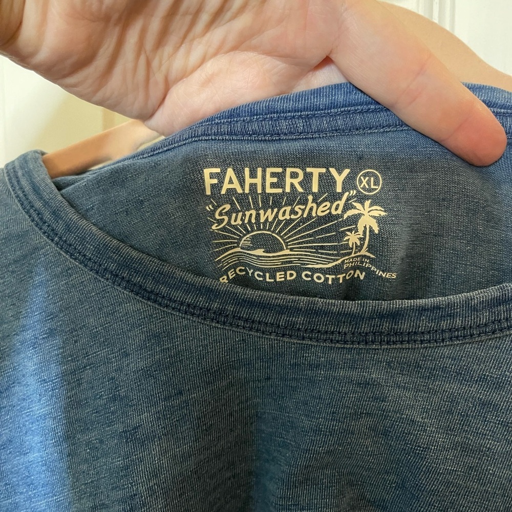 Faherty sunwashed crew tee indigo wash extra large new with tags blue - Picture 7 of 10